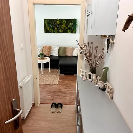 Apartment S Terasou Jako Doma I Mimo Domov