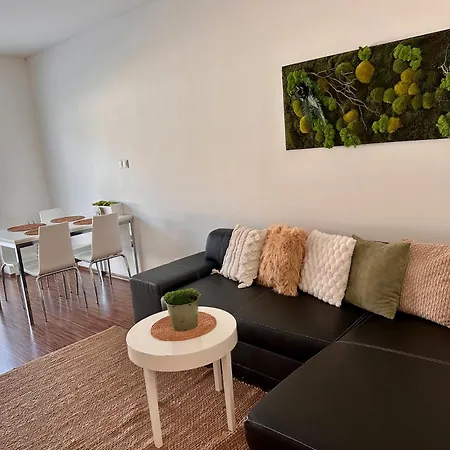 Apartment S Terasou Jako Doma I Mimo Domov Ceske Budejovice