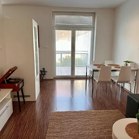 S Terasou Jako Doma I Mimo Domov Apartment