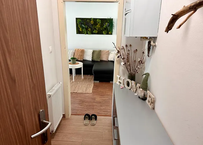 Apartamento S Terasou Jako Doma I Mimo Domov